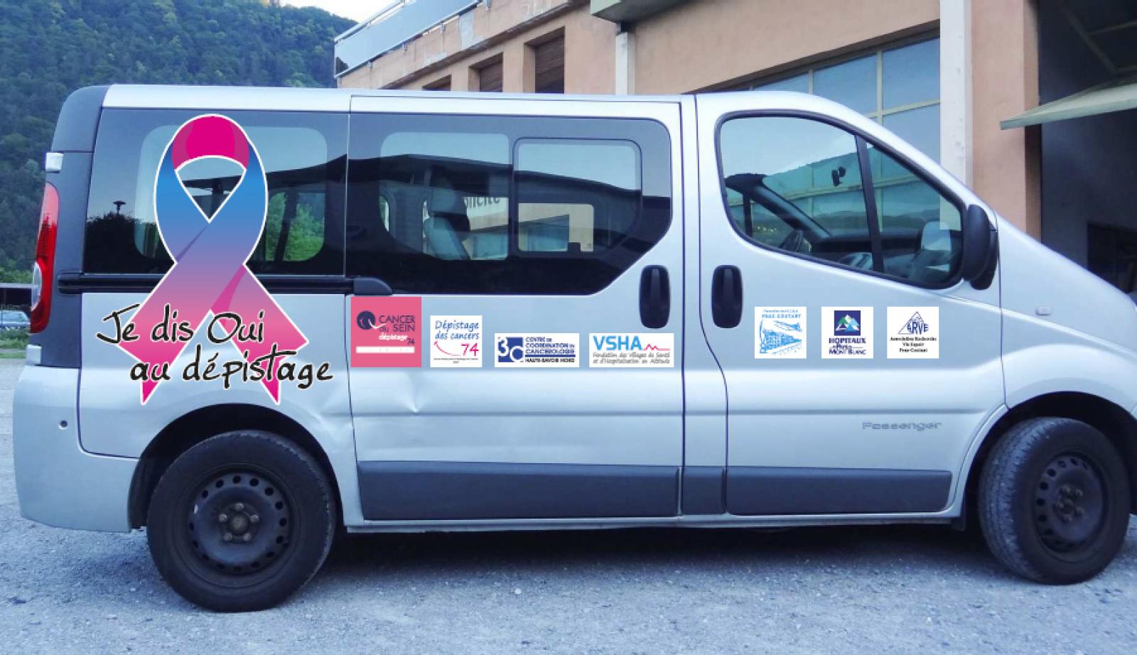 Un bus rose pour la prévention du cancer du sein