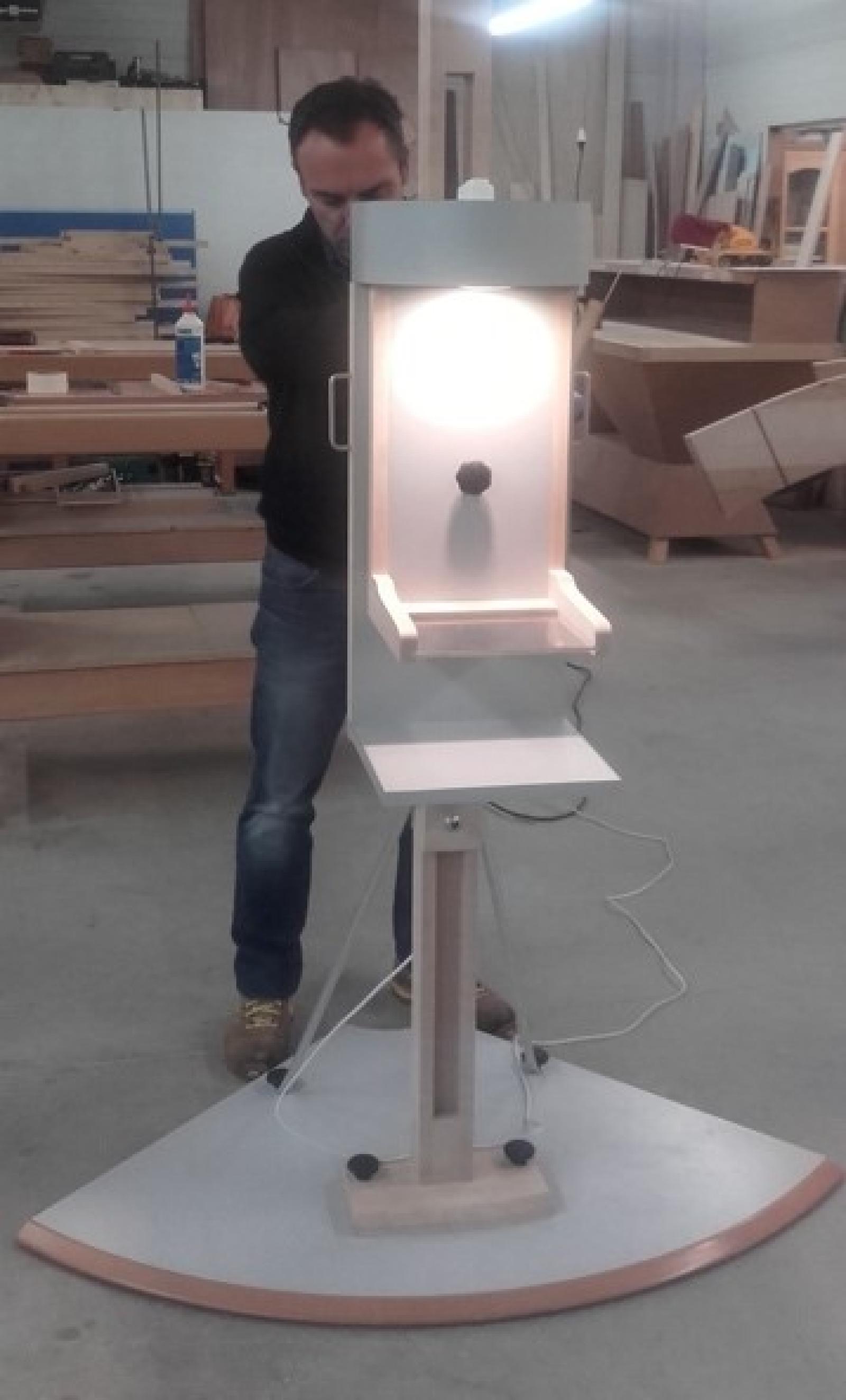 Remise du deuxième mammographe en bois
